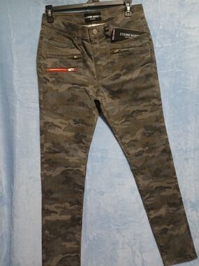 Etienne Marcel Women's Olive Camo Skinny Jeans